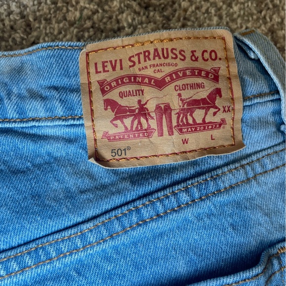 Levi’s 501 Bleach Tie Dye High Rise Cut Off Raw Hem Jean Shorts - Picture 7 of 11